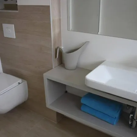 Lone 4* Luxury Penthouse In Center شقة سبليت