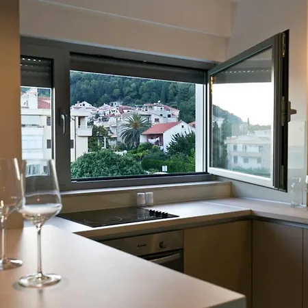 Lone 4* Luxury Penthouse In Center شقة *