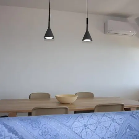 Lone 4* Luxury Penthouse In Center شقة *