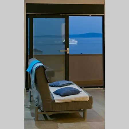 Lone 4* Luxury Penthouse In Center * سبليت