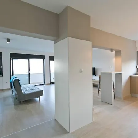 Lone 4* Luxury Penthouse In Center