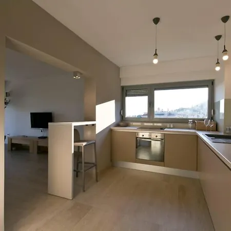 Lone 4* Luxury Penthouse In Center شقة