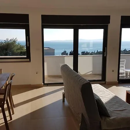 Lone 4* Luxury Penthouse In Center