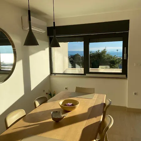 Lone 4* Luxury Penthouse In Center * سبليت